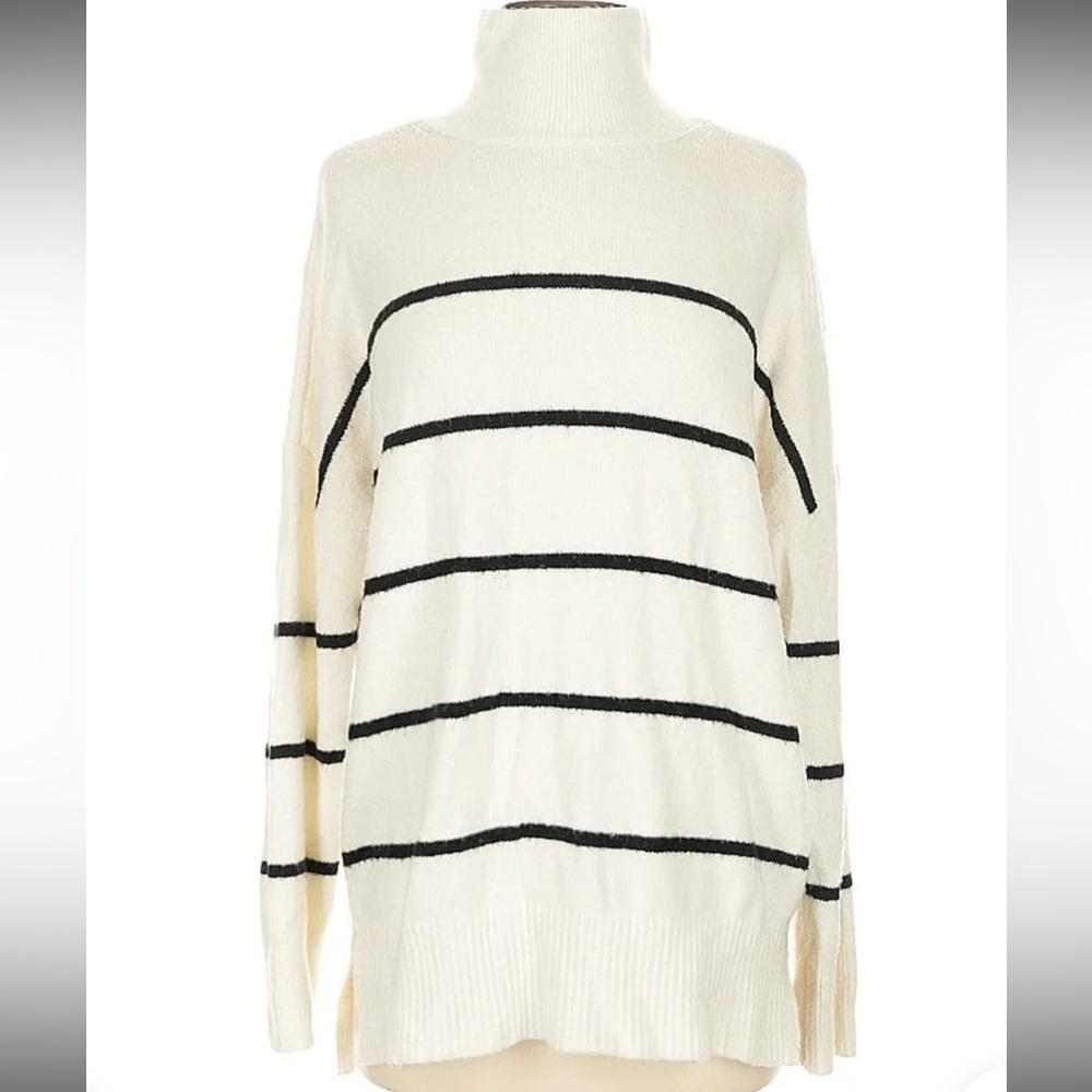 Abercrombie & Fitch Cream and Black Striped Sweater